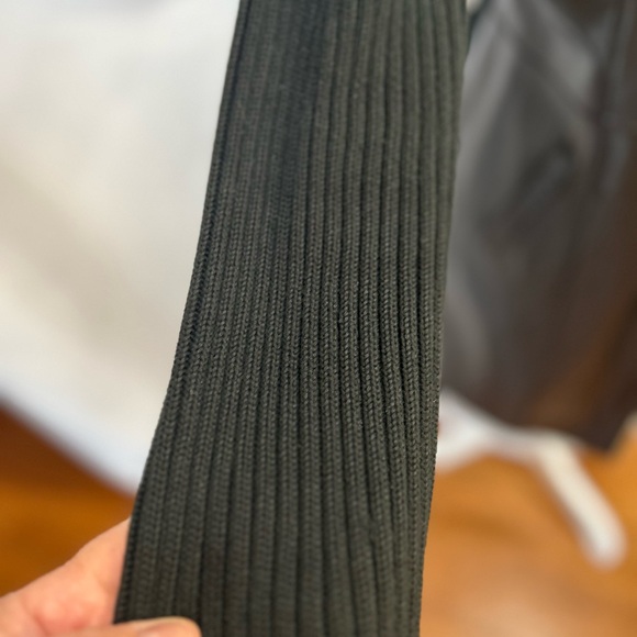 Beautiful gently used INC black leather sweater with a hood and zipper size L - Picture 9 of 13